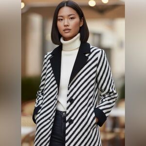 Akris black & white wool/cashmere blend, diagonal houndstooth pattern jacket, 12